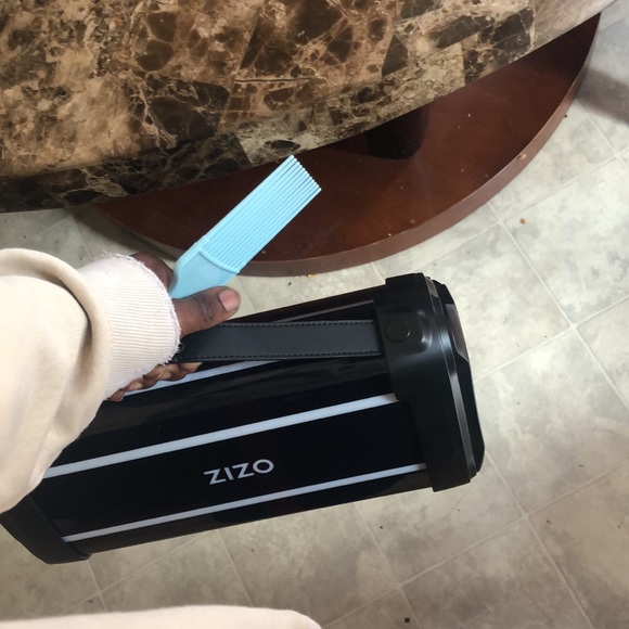 BestiesBluetooth speaker - Picture 2 of 3